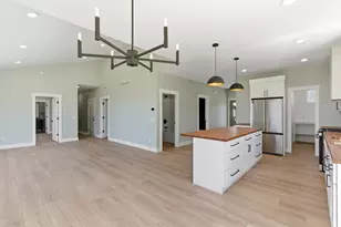 243 W Gardner St, Sparta, MI 49345 - Photo 7