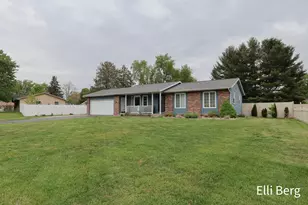 8742 Shadowbrook Dr, Jenison, MI 49428 - Photo 3