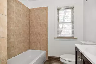 24868 Grove Ave, Eastpointe, MI 48021 - Photo 9