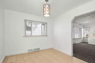 24868 Grove Ave, Eastpointe, MI 48021 - Photo 5