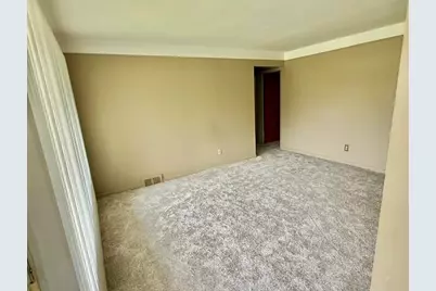 27669 Mackenzie Court, Westland, MI 48185 - Photo 9
