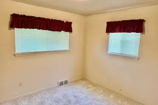 27669 MacKenzie Ct, Westland, MI 48185 - Photo 17