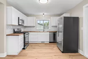 1312 Crosby St NW, Grand Rapids, MI 49504 - Photo 11
