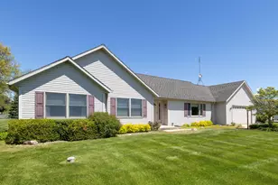 29376 Saddlebred Ln, Dowagiac, MI 49047 - Photo 3