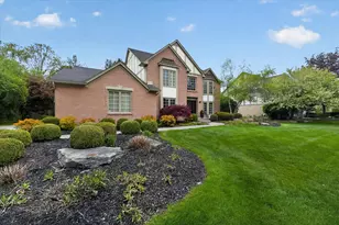 1452 Lockmoor Dr, Troy, MI 48084 - Photo 3
