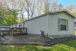 24599 Linden St, Dowagiac, MI 49047 - Photo 3