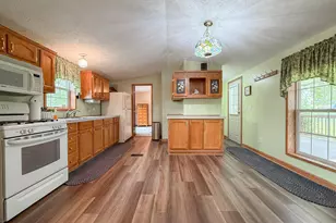 24599 Linden St, Dowagiac, MI 49047 - Photo 9