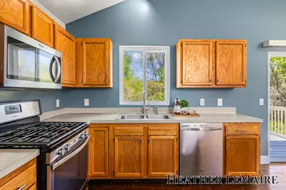 2070 Shiloh Point Drive SE, Grand Rapids, MI 49546 - Photo 9