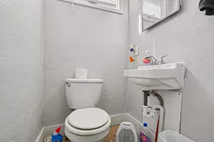 719 McCourtie St, Kalamazoo, MI 49008 - Photo 15
