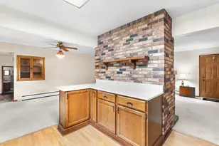 1077 Riverside Dr, Battle Creek, MI 49015 - Photo 9