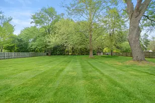 1077 Riverside Dr, Battle Creek, MI 49015 - Photo 31