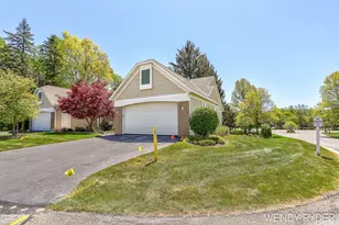 245 E Timberlake Dr, Holland, MI 49424 - Photo 3