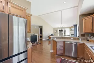245 E Timberlake Dr, Holland, MI 49424 - Photo 9