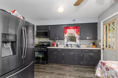 354 Brown Street SW, Grand Rapids, MI 49507 - Photo 9