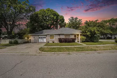 705 S Griffin Street, Grand Haven, MI 49417 - Photo 1