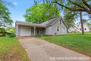 2541 Day Ave NW, Grand Rapids, MI 49544 - Photo 3