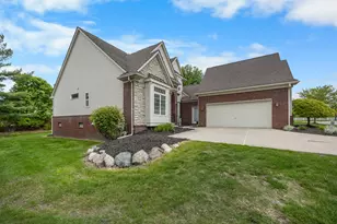 22273 Abington Dr, Farmington Hills, MI 48335 - Photo 5