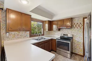 2222 Riverwood Dr, Okemos, MI 48864 - Photo 7