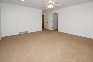 1401 Whispering Trail, Benton Harbor, MI 49022 - Photo 35