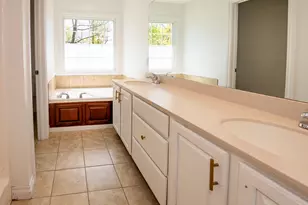 1401 Whispering Trail, Benton Harbor, MI 49022 - Photo 37