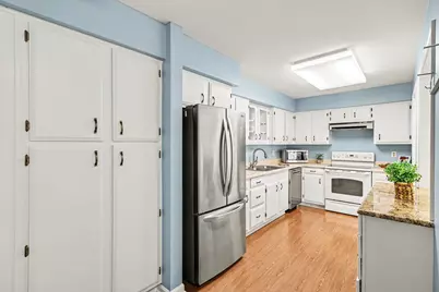 4040 Greenleaf Circle #410, Kalamazoo, MI 49008 - Photo 3