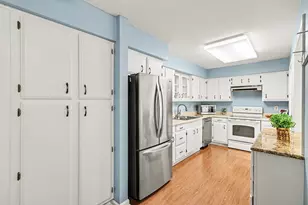 4040 Greenleaf Cir, Kalamazoo, MI 49008 - Photo 3