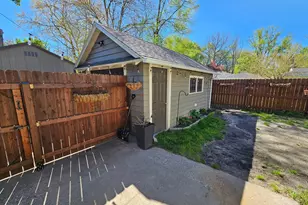 921 Ireland Ave, Muskegon, MI 49441 - Photo 29
