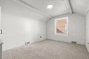10042 Grayton St, Detroit, MI 48224 - Photo 17