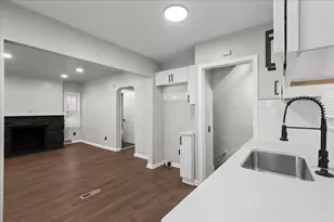 10042 Grayton St, Detroit, MI 48224 - Photo 7
