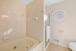2119 Rochelle Park Dr, Rochester Hills, MI 48309 - Photo 19