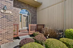 2119 Rochelle Park Dr, Rochester Hills, MI 48309 - Photo 3