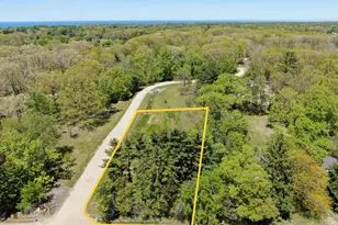 12 Meadowood Ln, Lakeside, MI 49116 - Photo 1
