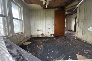 282 Chestnut St, Benton Harbor, MI 49022 - Photo 9