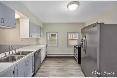 64 Quimby Street NE, Grand Rapids, MI 49505 - Photo 3