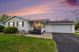 517 Ives Ave, Big Rapids, MI 49307 - Photo 1