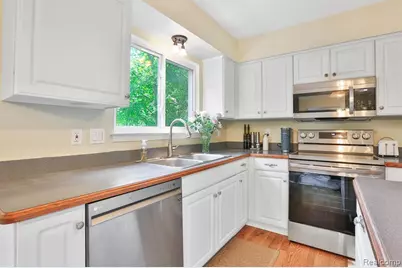3288 Hickory Drive, Lake Orion, MI 48359 - Photo 9
