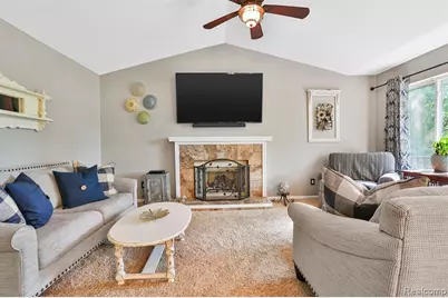 3288 Hickory Drive, Lake Orion, MI 48359 - Photo 13