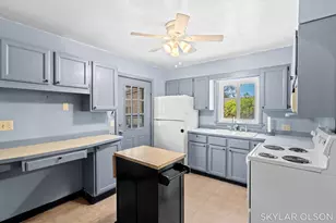 1081 Vick Rd, Norton Shores, MI 49441 - Photo 13