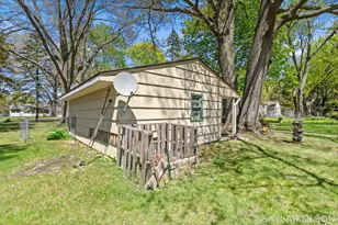 1081 Vick Rd, Norton Shores, MI 49441 - Photo 31