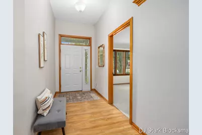 2038 Palmerton Court NE, Grand Rapids, MI 49505 - Photo 5