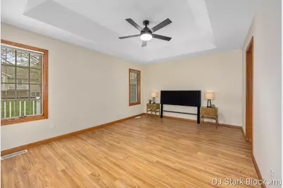 2038 Palmerton Court NE, Grand Rapids, MI 49505 - Photo 15