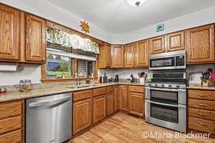 947 Southview Dr, Ionia, MI 48846 - Photo 5