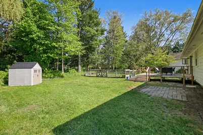 5248 Burgis Avenue SE, Kentwood, MI 49508 - Photo 15