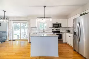 22006 Cherrywood Rd, Woodhaven, MI 48183 - Photo 9
