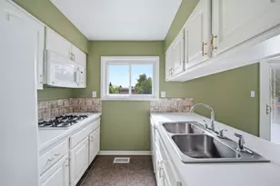 584 Birchwood St, Jackson, MI 49203 - Photo 15