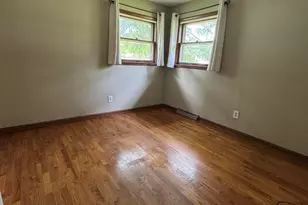 5634 W Hiawatha Ln, Stevensville, MI 49127 - Photo 13