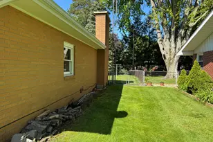 5634 W Hiawatha Ln, Stevensville, MI 49127 - Photo 17