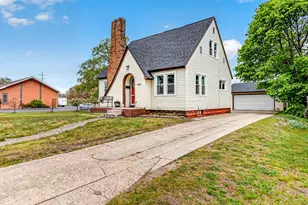 1216 W Broadway Ave, Muskegon, MI 49441 - Photo 3