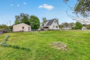 1216 W Broadway Ave, Muskegon, MI 49441 - Photo 5