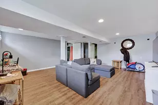 1216 W Broadway Ave, Muskegon, MI 49441 - Photo 21